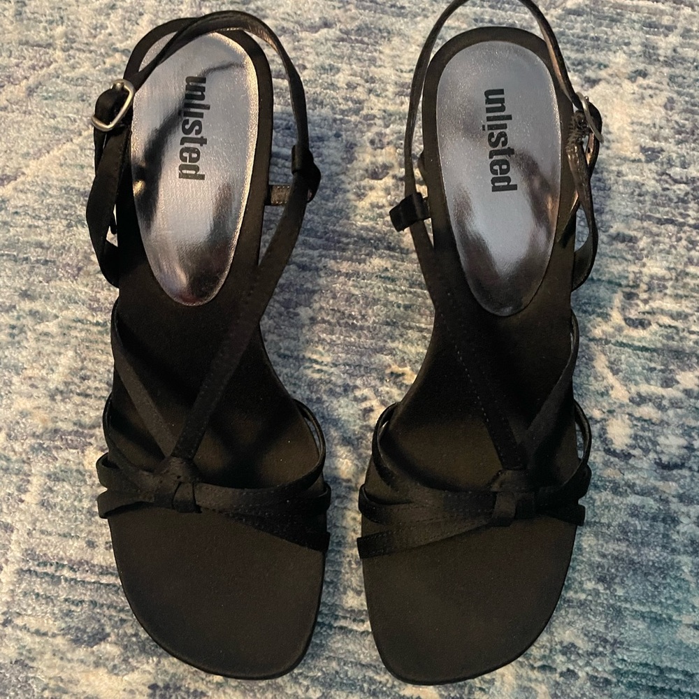 Unlisted Vintage Y2K Black Sandals with Criss-Cross Straps size 9